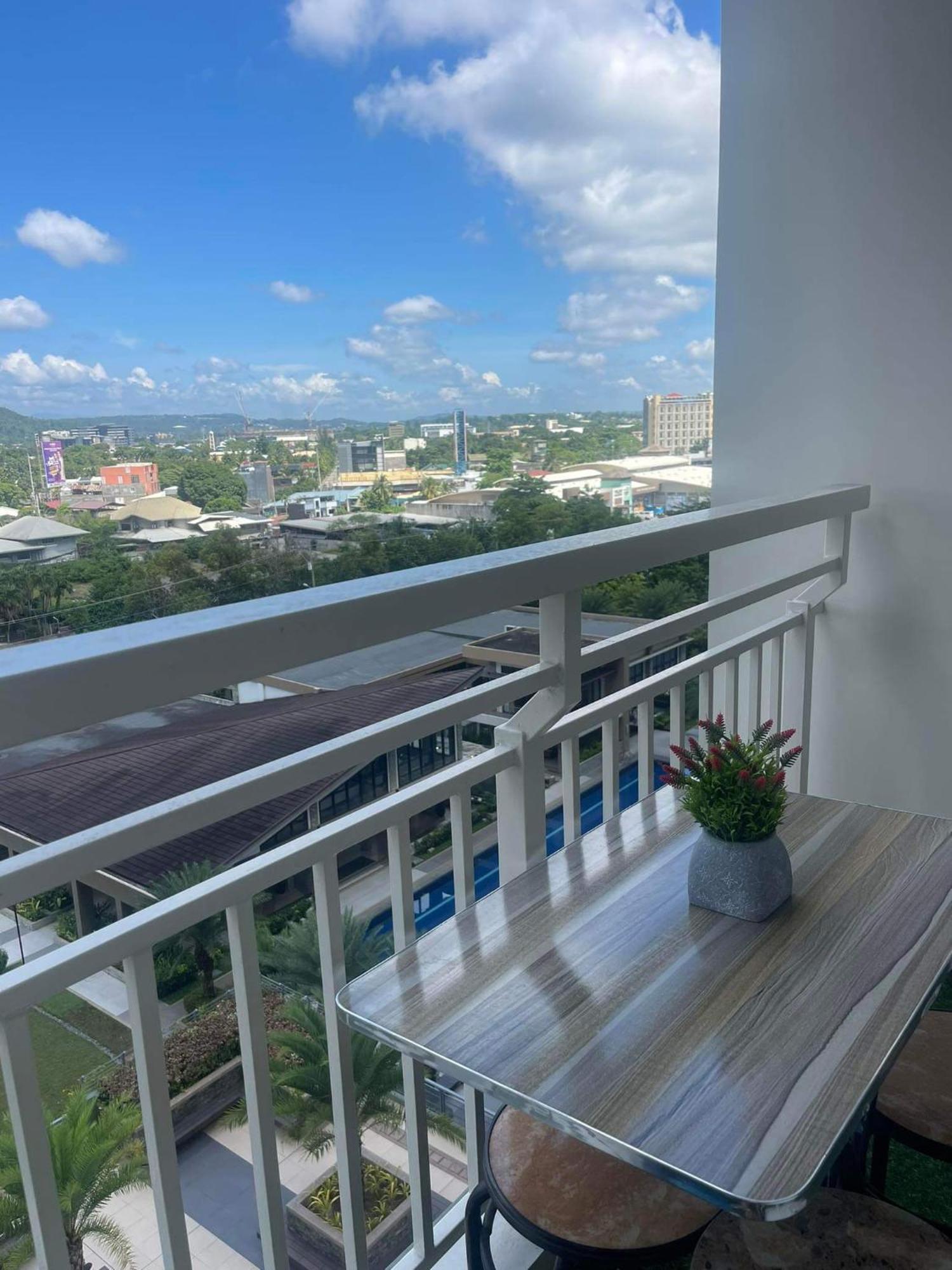 Verdon Parc Davao City With Balcony By Darpm Екстер'єр фото