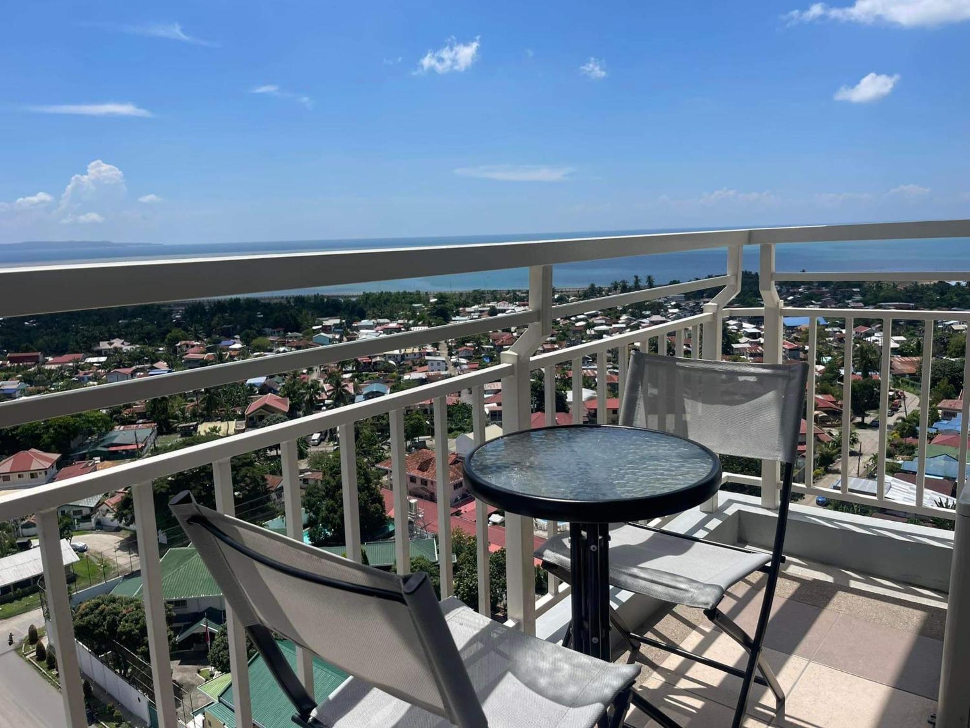 Verdon Parc Davao City With Balcony By Darpm Екстер'єр фото