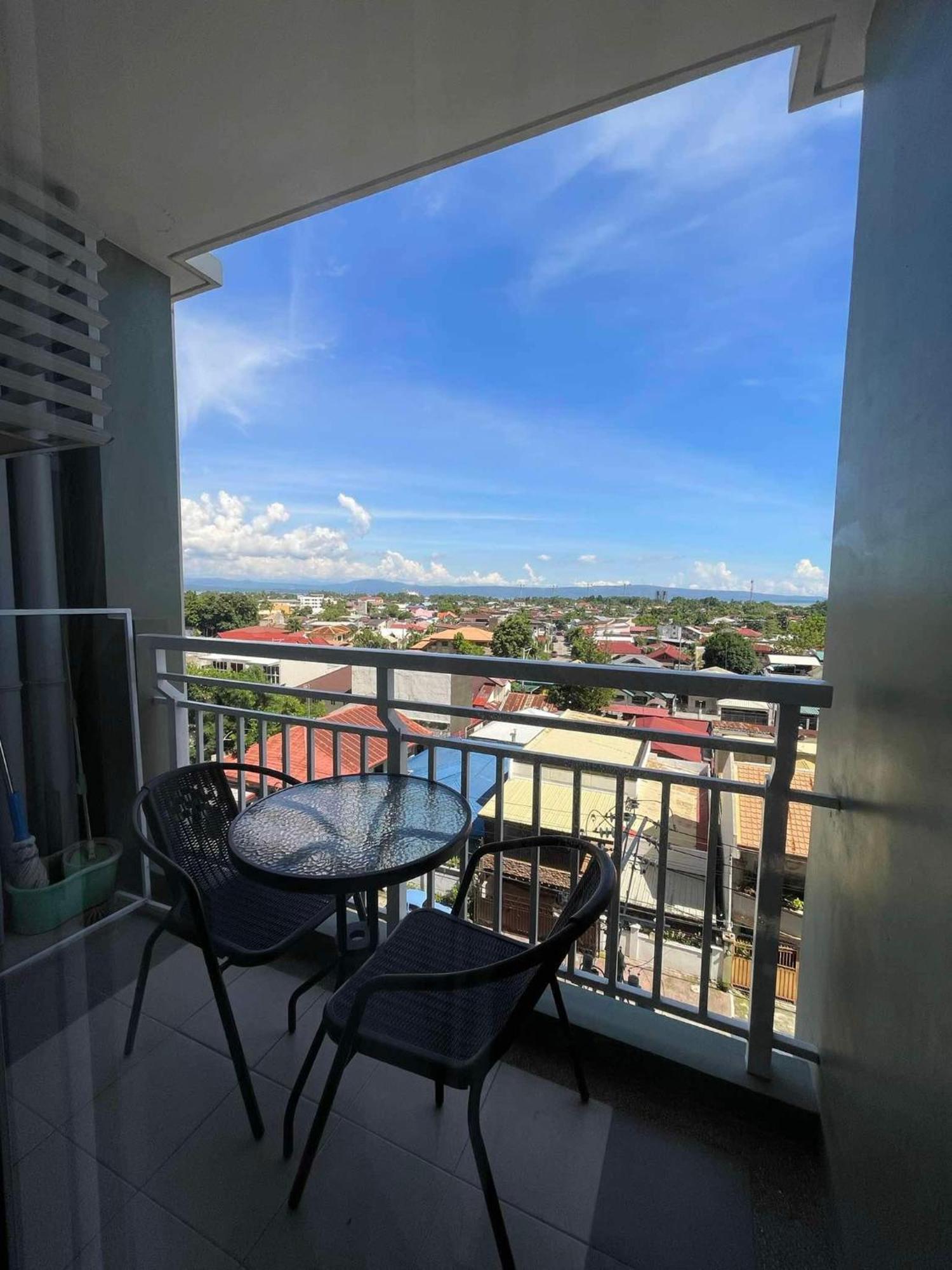 Verdon Parc Davao City With Balcony By Darpm Екстер'єр фото